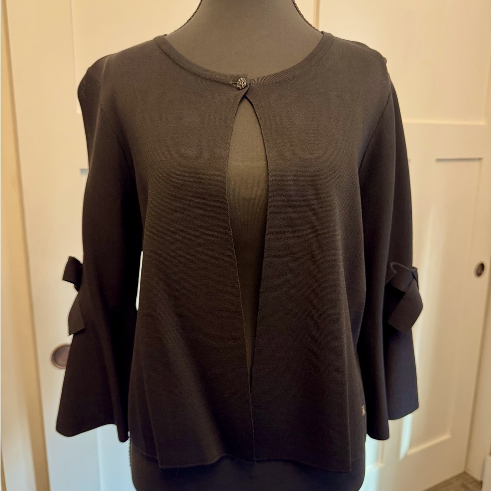 Feminine Carolina Herrera Black Sweater Shawl